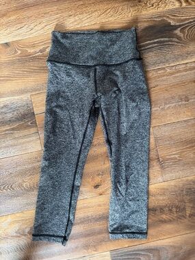 Lululemon high waisted crop leggings - like new